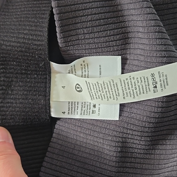 Lululemon Ribbed Softstream Hi-Rise Crop - Picture 5 of 10